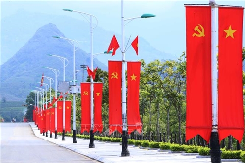 Một vài suy nghĩ về tiếp tục hoàn thiện lý luận chủ nghĩa xã hội ở Việt Nam